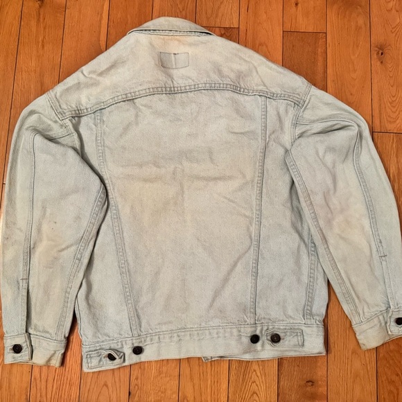 Vintage 1990s Levi’s trucker style distressed / worn Jean jacket size Small - Picture 2 of 16